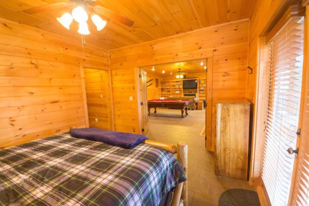 Christmas Lodge-Secluded Near Downtown Blue Ridge Exterior photo